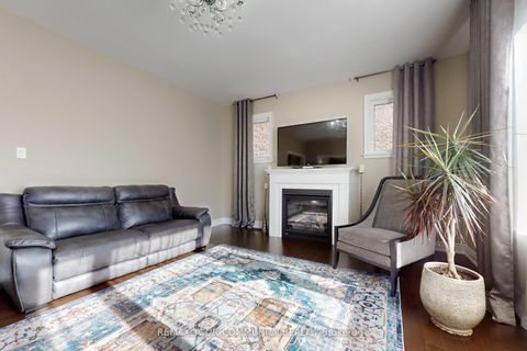 Photo 10 at 19 Richmond Park Drive, Keswick North, Georgina