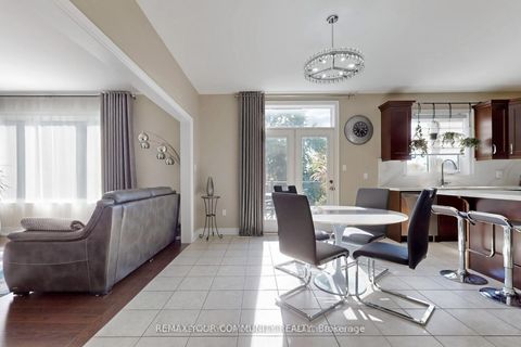 Photo 12 at 19 Richmond Park Drive, Keswick North, Georgina