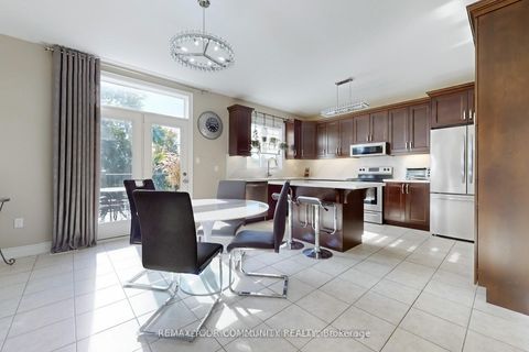 Photo 14 at 19 Richmond Park Drive, Keswick North, Georgina