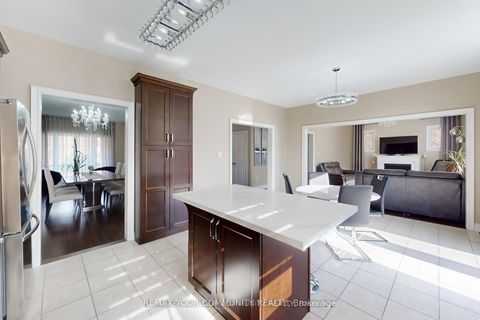 Photo 17 at 19 Richmond Park Drive, Keswick North, Georgina