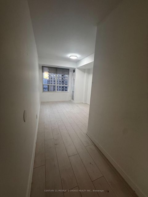 Photo 7 at 1906 - 3880 Duke Of York Boulevard, City Centre, Mississauga