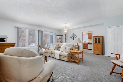 Photo 4 at 5A Fairway Drive, Bowmanville, Clarington