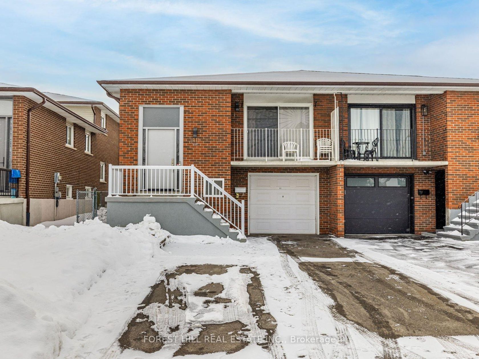 11 Albany Drive, West Woodbridge, Vaughan photo 3