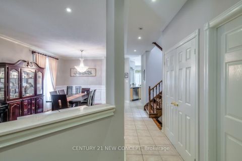 Photo 1 at 115 Ridgeway Court, Maple, Vaughan