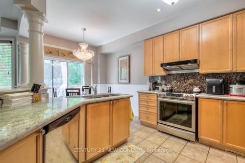 Photo 6 at 115 Ridgeway Court, Maple, Vaughan