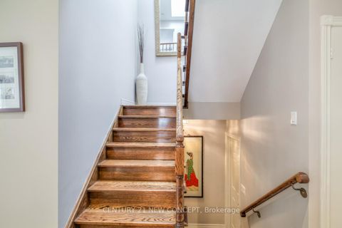 Photo 11 at 115 Ridgeway Court, Maple, Vaughan