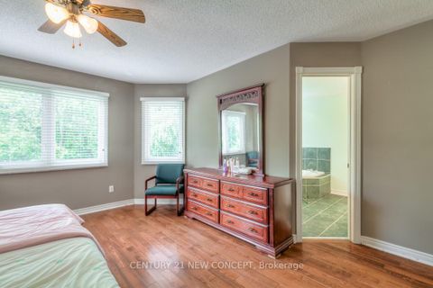 Photo 14 at 115 Ridgeway Court, Maple, Vaughan