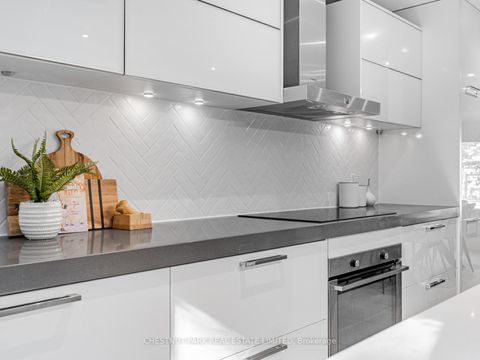 Photo 20 at 21 Cortleigh Boulevard, Lawrence Park South, Toronto