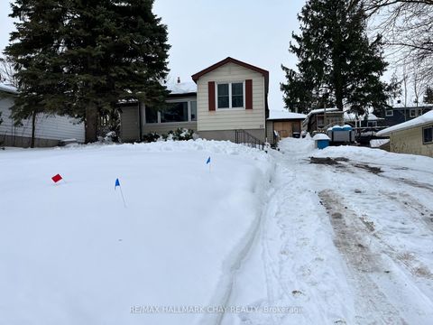 Photo 2 at 33 Baldwin Lane, Allandale Heights, Barrie