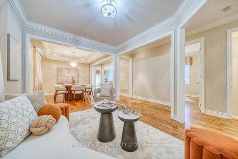 Photo 3 at 166 Townsgate Drive, Yorkhill, Vaughan