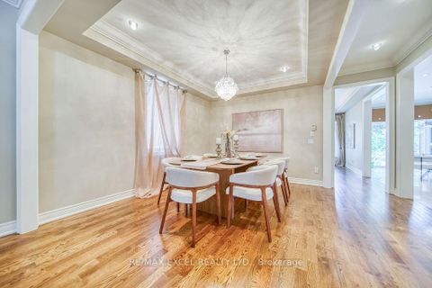 Photo 4 at 166 Townsgate Drive, Yorkhill, Vaughan