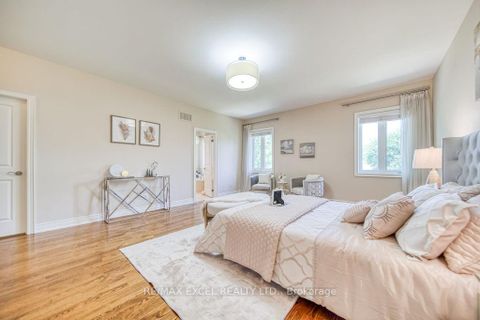 Photo 20 at 166 Townsgate Drive, Yorkhill, Vaughan