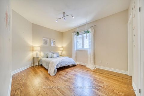 Photo 28 at 166 Townsgate Drive, Yorkhill, Vaughan