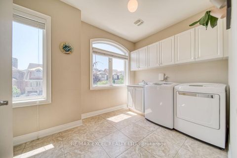 Photo 30 at 166 Townsgate Drive, Yorkhill, Vaughan