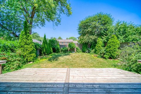 Photo 41 at 166 Townsgate Drive, Yorkhill, Vaughan