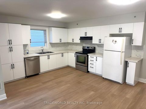 Photo 0 at 32 St Dunstan Drive, Oakridge, Toronto