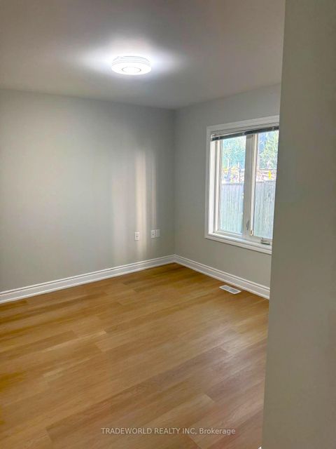 Photo 2 at 32 St Dunstan Drive, Oakridge, Toronto