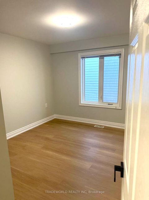 Photo 3 at 32 St Dunstan Drive, Oakridge, Toronto