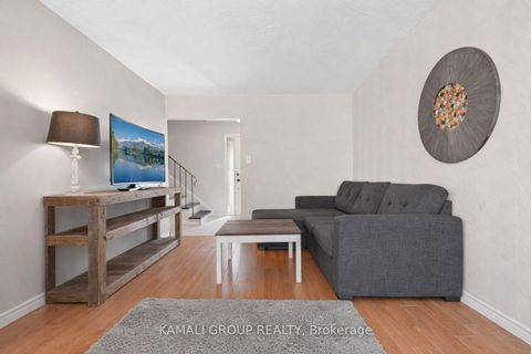 Photo 5 at 582 Lakeview Avenue, Lakeview, Oshawa