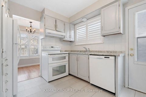 Photo 9 at 582 Lakeview Avenue, Lakeview, Oshawa