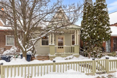 Photo 1 at 114 Manning Avenue, Bellwoods, Toronto