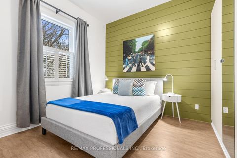 Photo 18 at 114 Manning Avenue, Bellwoods, Toronto