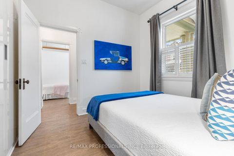 Photo 20 at 114 Manning Avenue, Bellwoods, Toronto