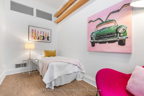 Photo 22 at 114 Manning Avenue, Bellwoods, Toronto