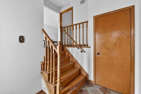 Photo 2 at 122 Dolores Road, Jane Heights, Toronto