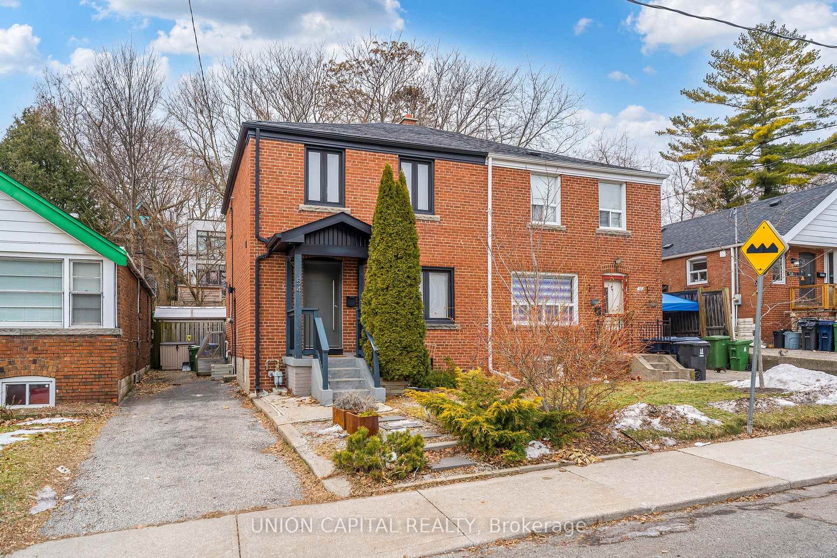 54 Glenside Avenue, Coxwell, Toronto photo 5