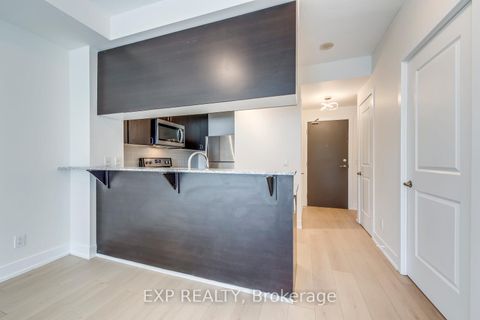 Photo 8 at 610 - 68 Merton Street, Mount Pleasant West, Toronto