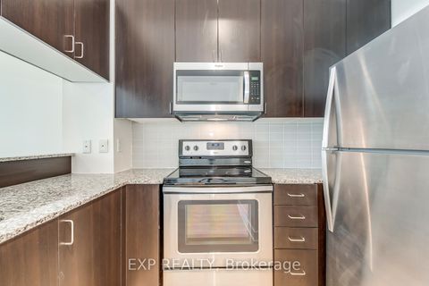 Photo 12 at 610 - 68 Merton Street, Mount Pleasant West, Toronto