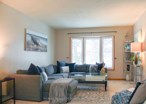 Photo 3 at 82 Kingston Road, London, Newmarket