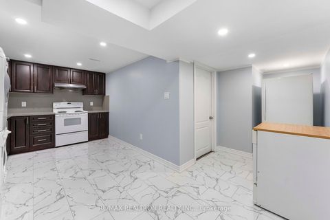 Photo 28 at 82 Kingston Road, London, Newmarket