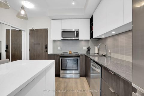 Photo 10 at 731 - 100 Eagle Rock Way, Rural Vaughan, Vaughan