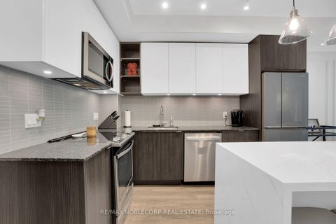 Photo 11 at 731 - 100 Eagle Rock Way, Rural Vaughan, Vaughan