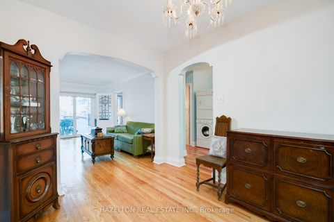 Photo 9 at 930 Eglinton Avenue E, Leaside, Toronto