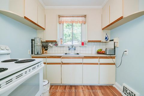 Photo 12 at 930 Eglinton Avenue E, Leaside, Toronto