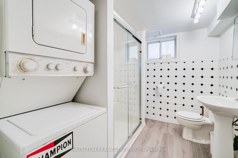 Photo 32 at 930 Eglinton Avenue E, Leaside, Toronto