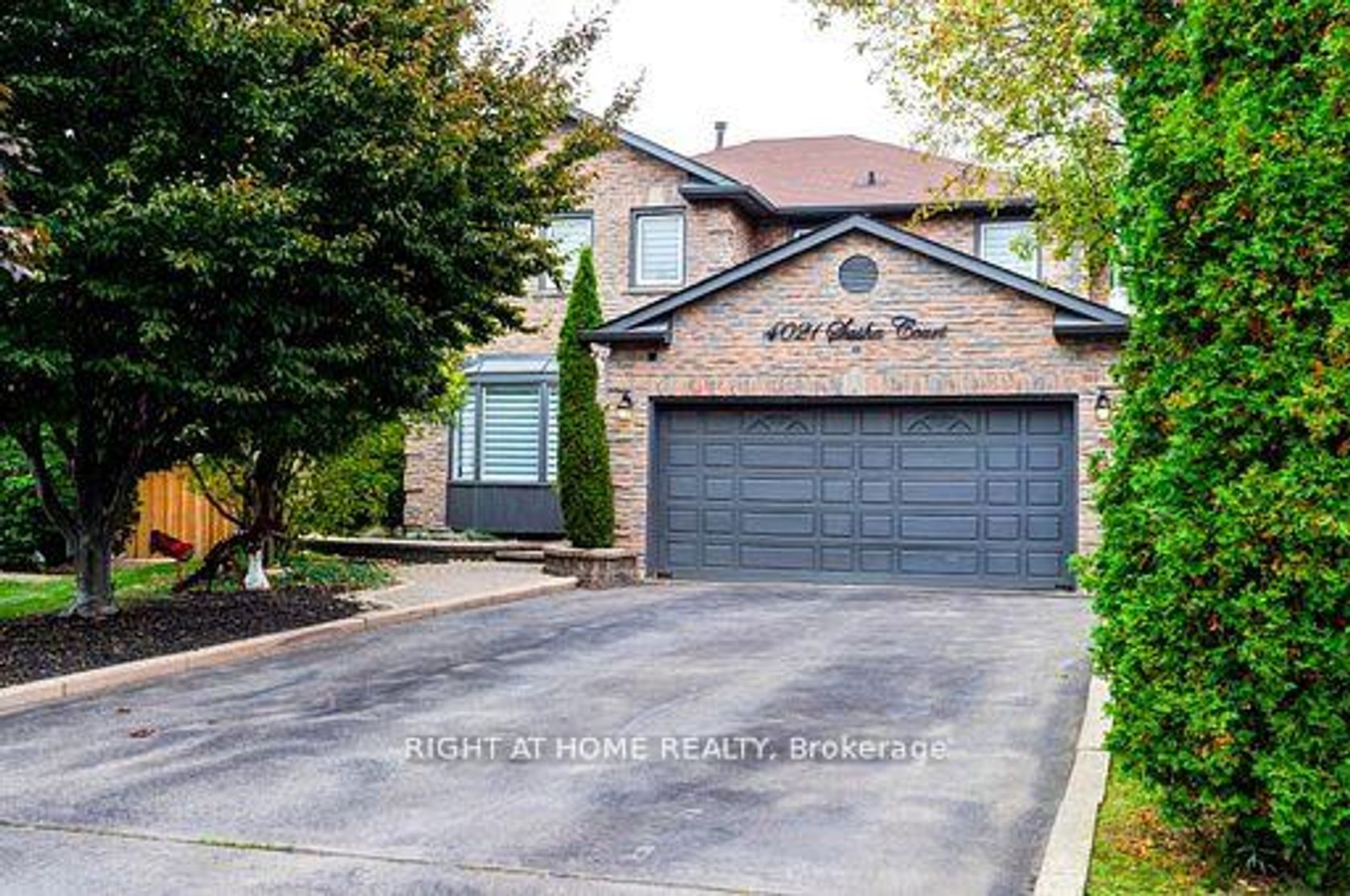 4021 Sasha Court, Rathwood, Mississauga by Loree Meneguzzi Real Estate 4021 Sasha Court, Rathwood, Mississauga