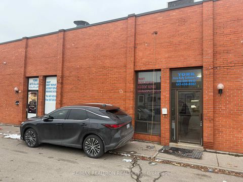 Photo 2 at 132-134 Limestone Crescent, York University Heights, Toronto