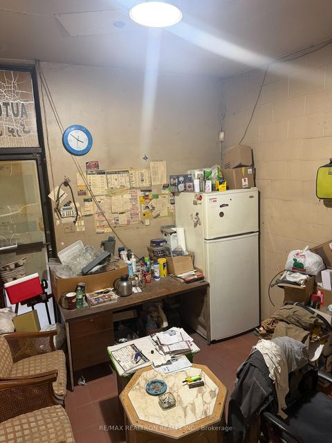 Photo 5 at 132-134 Limestone Crescent, York University Heights, Toronto