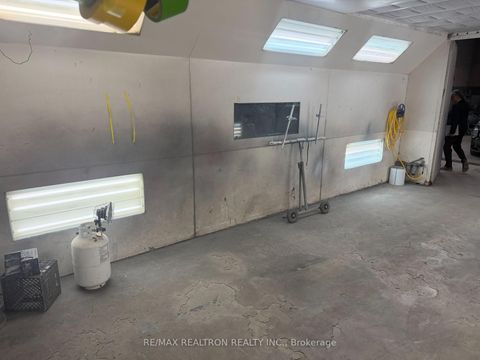 Photo 16 at 132-134 Limestone Crescent, York University Heights, Toronto