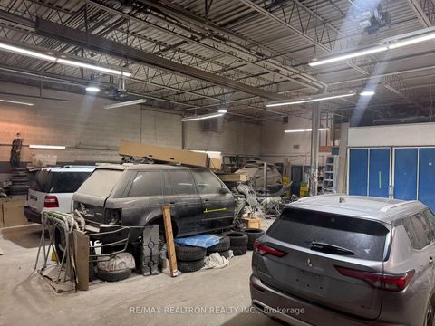 Photo 18 at 132-134 Limestone Crescent, York University Heights, Toronto