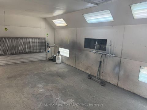 Photo 19 at 132-134 Limestone Crescent, York University Heights, Toronto