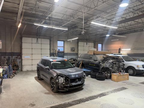 Photo 21 at 132-134 Limestone Crescent, York University Heights, Toronto