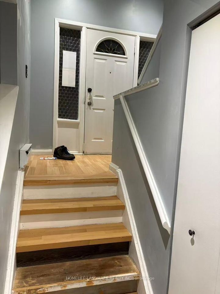 Photo 2 at 43 Courville Coach Way, Pleasant View, Toronto