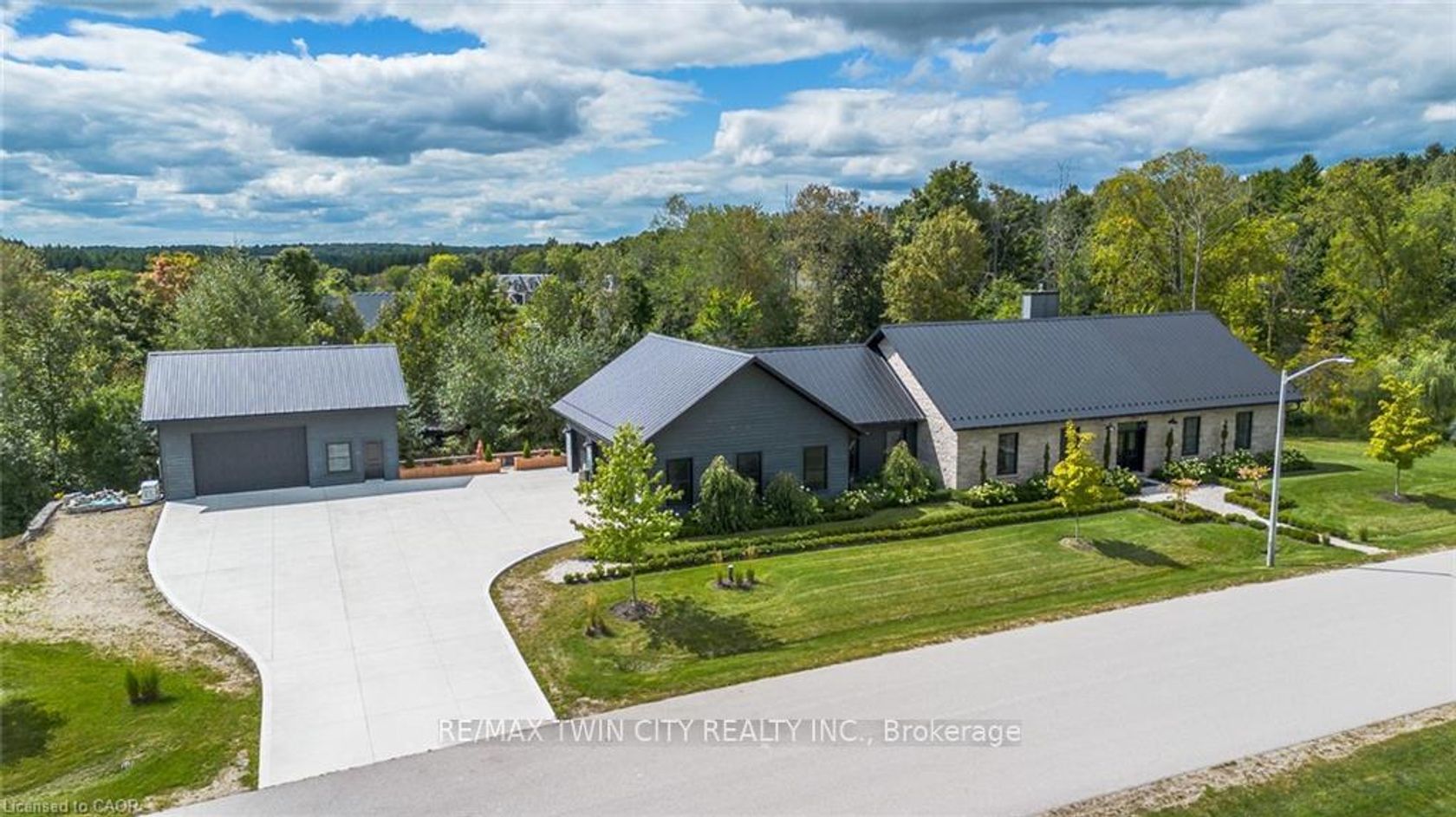 141 Ruth Anne Place W, Rural Mapleton, Mapleton 