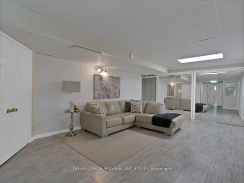 Photo 15 at 27 Cain Court, Nobleton, King