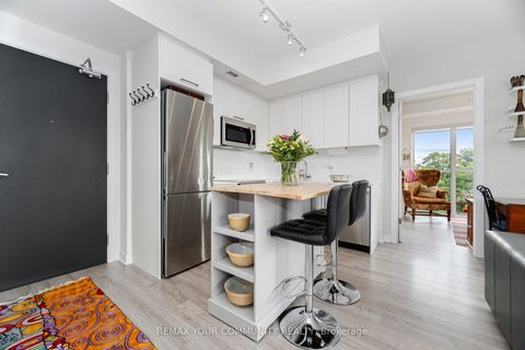 Photo 14 at 512 - 1 Neighbourhood Lane, Queensway, Toronto